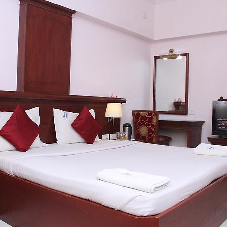 Zip By Spree Hotels Surabi International Vellore Exterior photo