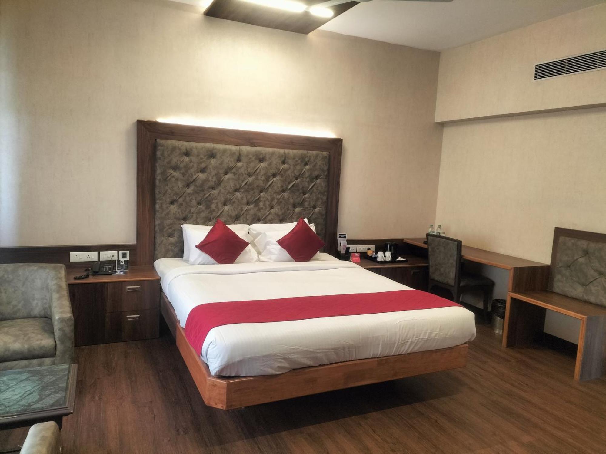 Zip By Spree Hotels Surabi International Vellore Exterior photo