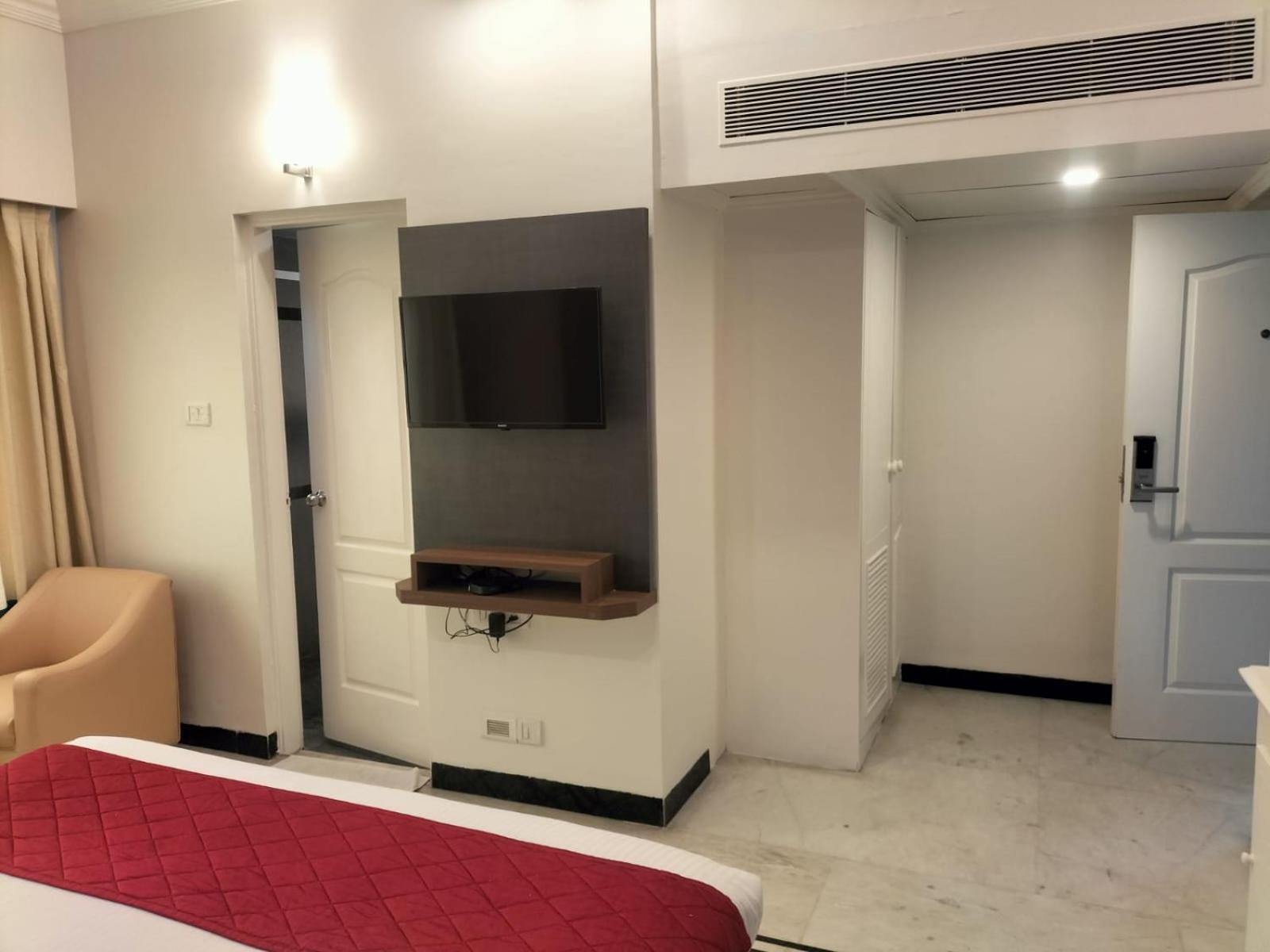 Zip By Spree Hotels Surabi International Vellore Exterior photo