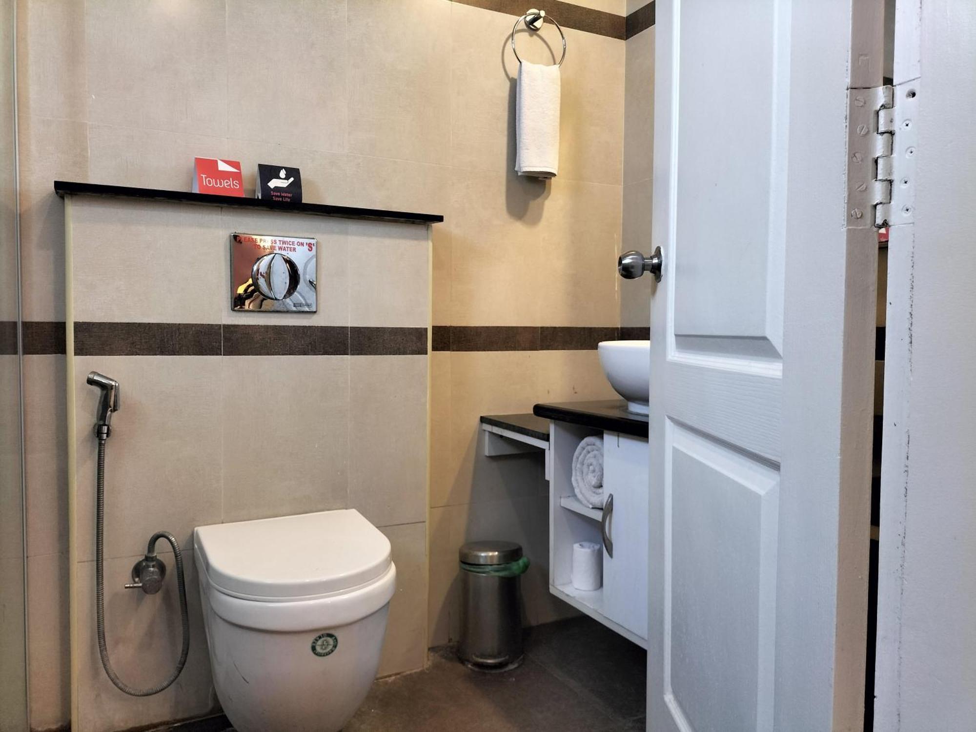Zip By Spree Hotels Surabi International Vellore Exterior photo