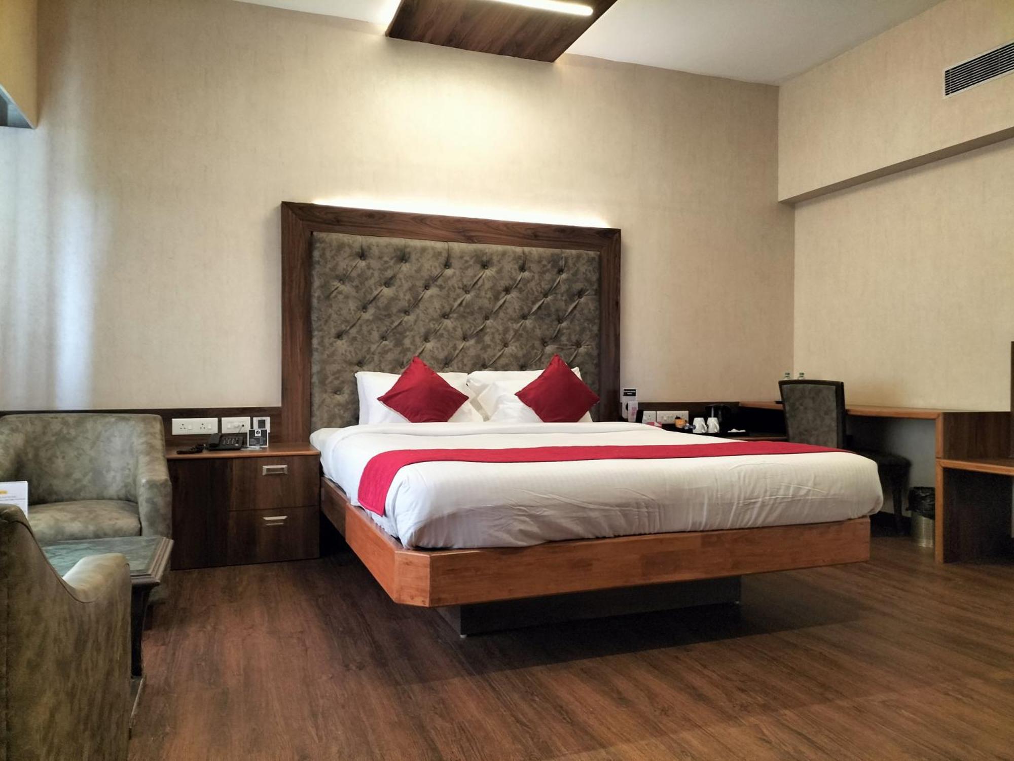 Zip By Spree Hotels Surabi International Vellore Exterior photo