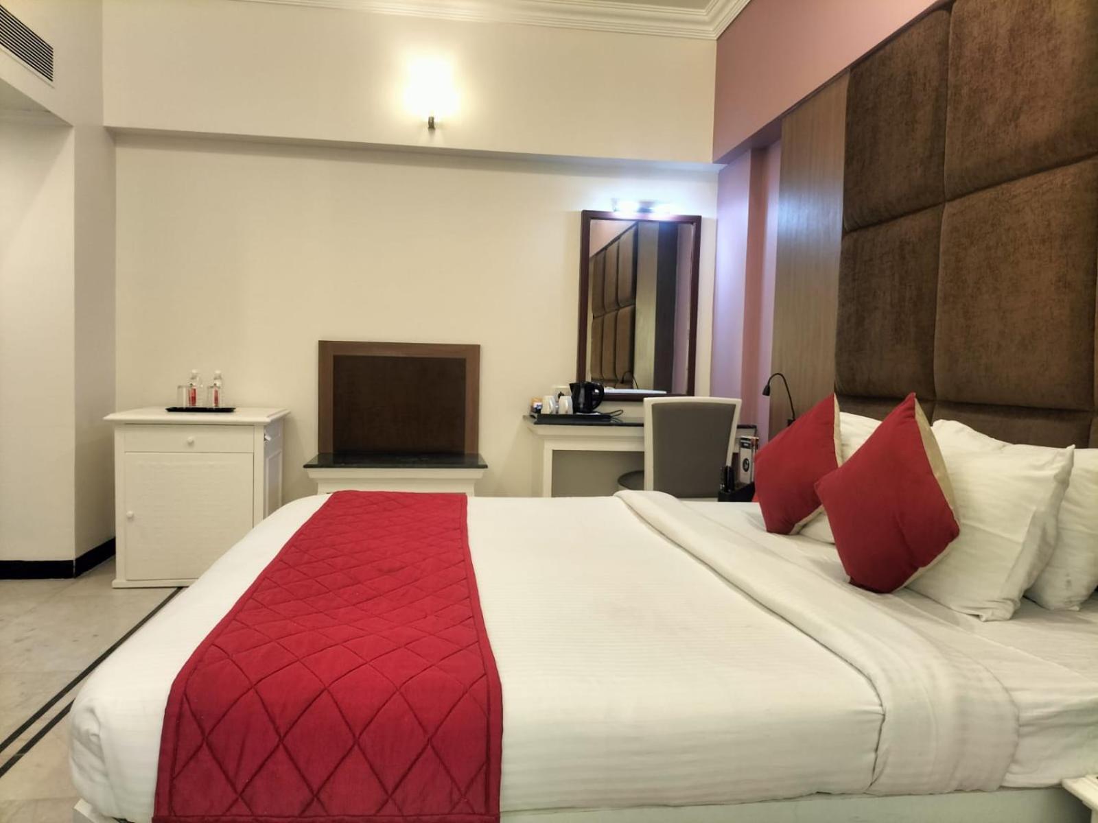 Zip By Spree Hotels Surabi International Vellore Exterior photo