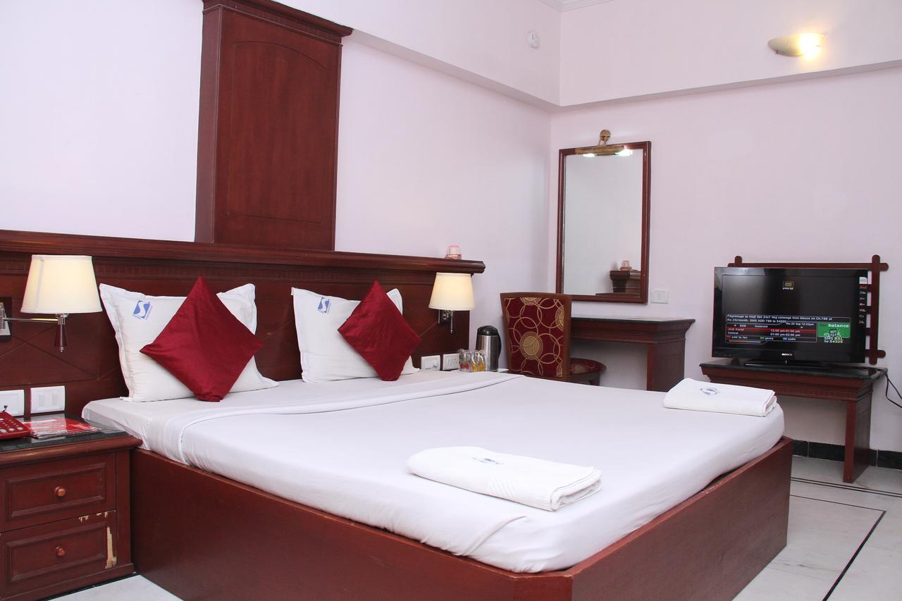 Zip By Spree Hotels Surabi International Vellore Exterior photo